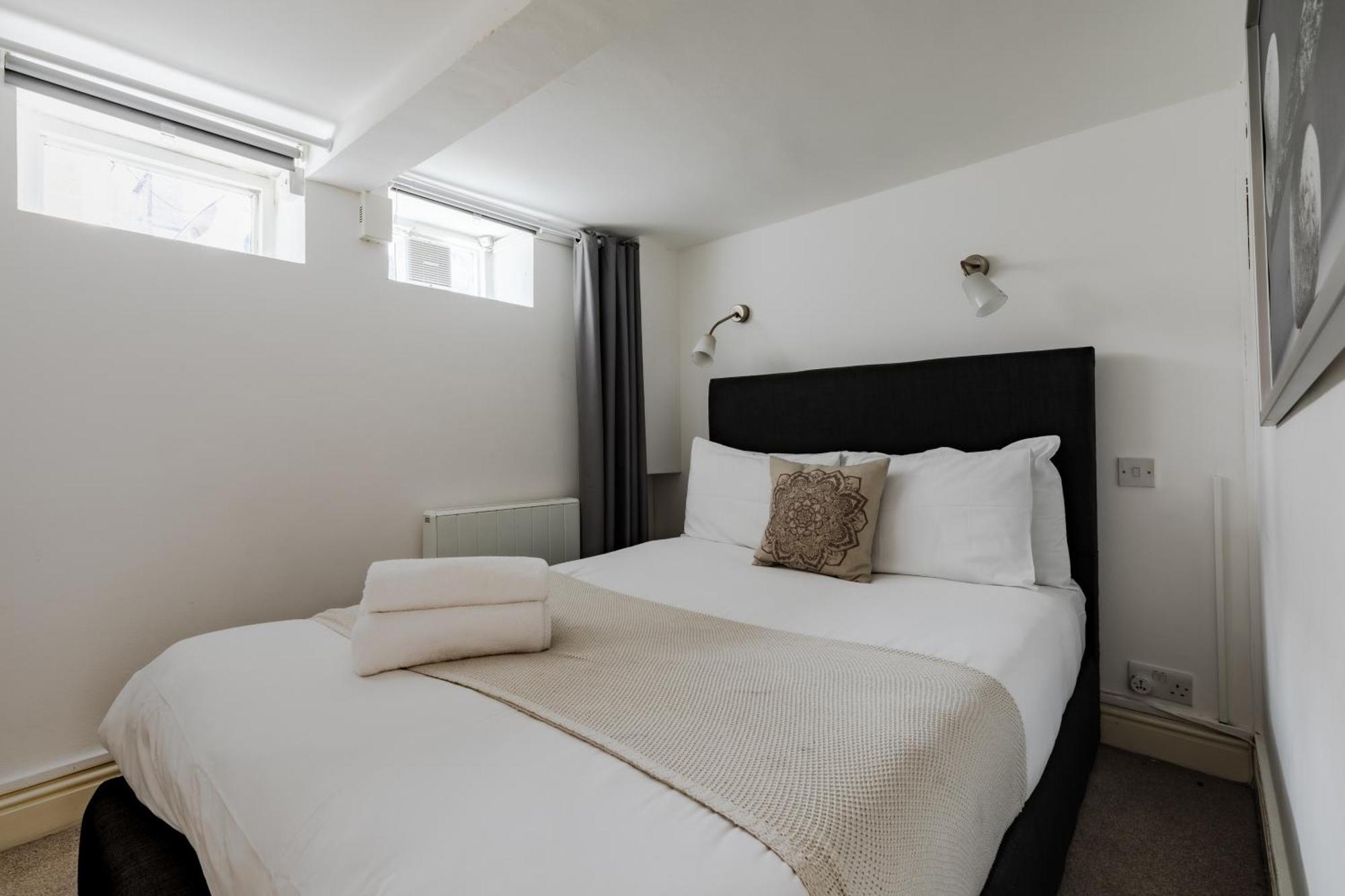 Fairhazel Gardens Apartment *
