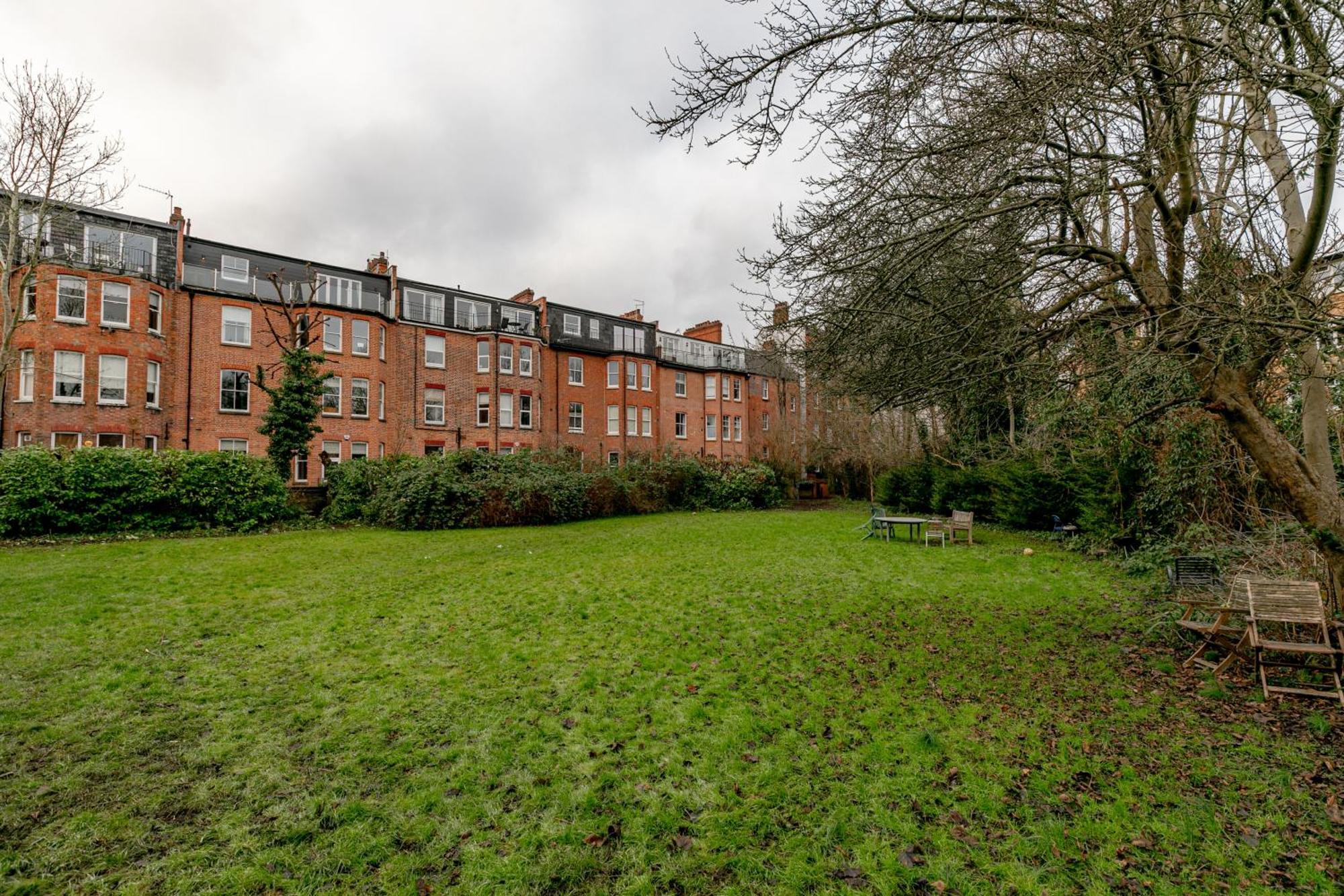 Apartment Fairhazel Gardens London